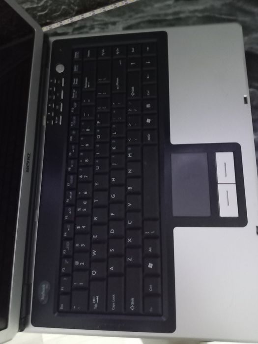 Vând laptop BENQ pentru piese