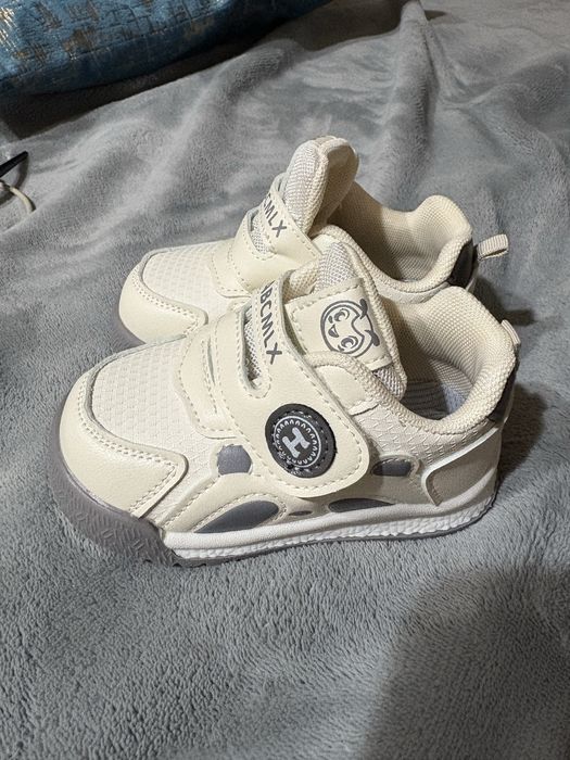 Кроссовки 20размер