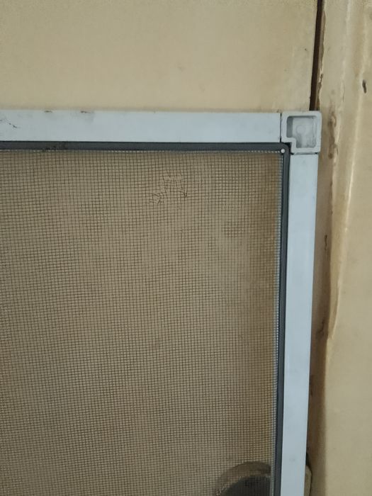 Продам сетку от комаров на балконную дверь