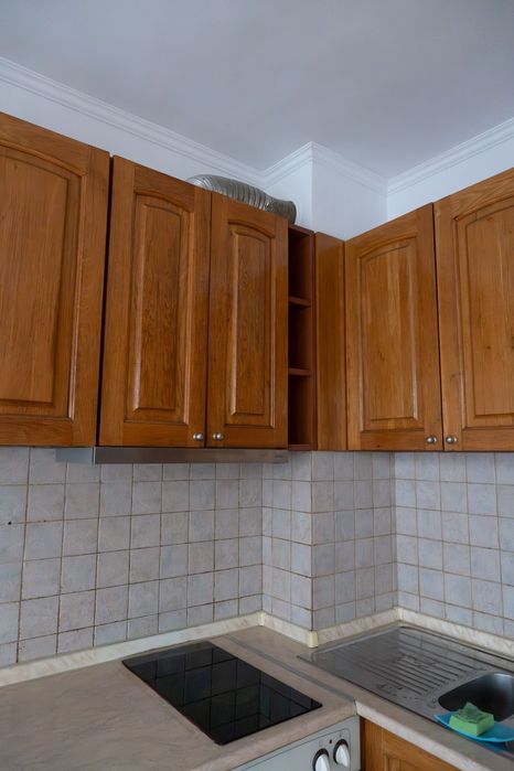 Кухня масив дъб 1400 лева с включени електроуреди