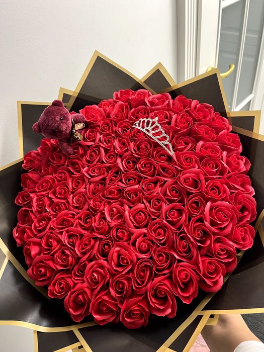 Buchet  trandafiri sapun imperiali cu sclipici/ cadou initiala 8martie