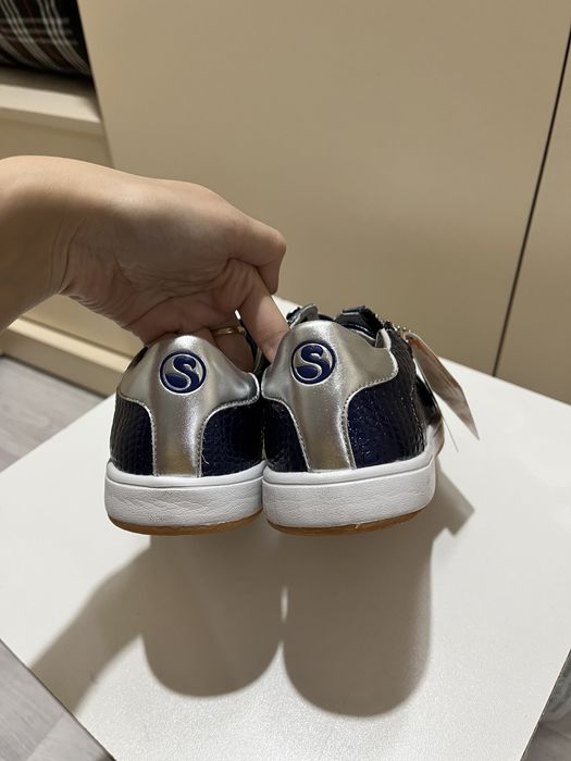 Кроссовки для девочек