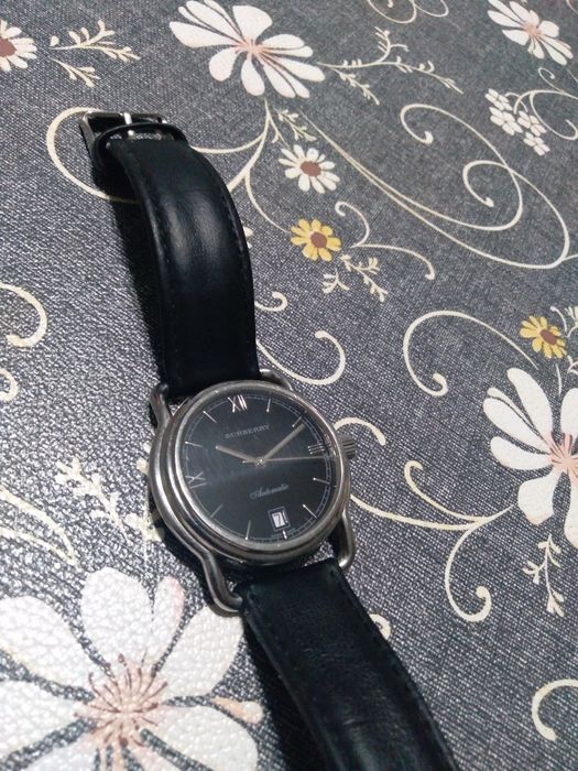 Наручные часы швецарский