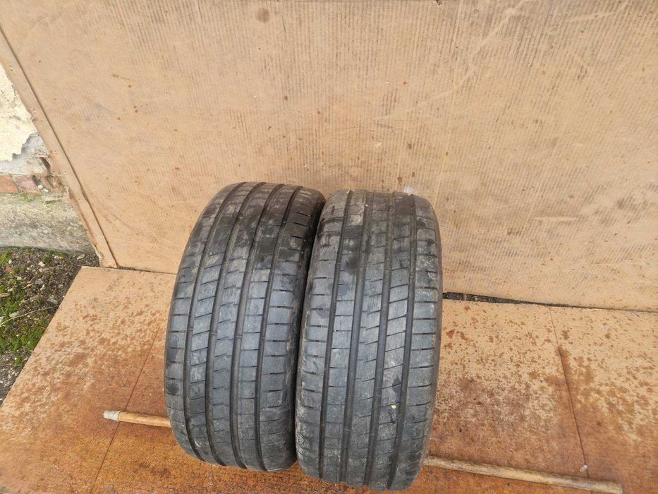 2 Goodyear R17 215/40 Летни гуми  DOT0522