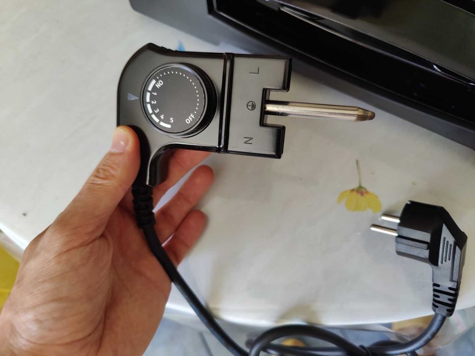 grill gorenje 2000W