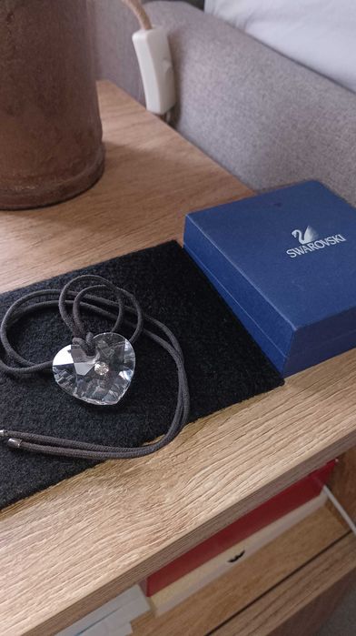 Колиета Flicka и Swarovski