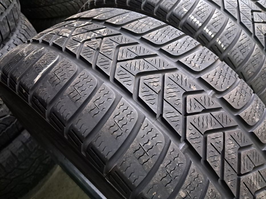 Anvelope second iarna 255 40 R20 Pirelli