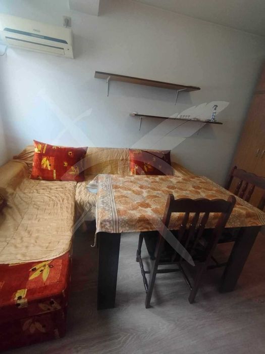 Дава се под наем Едностаен апартамент в Варна, Зимно кино Тракия - 24 кв.м за 250 € - Снимка #1