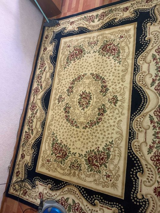 Продам два новых ковра