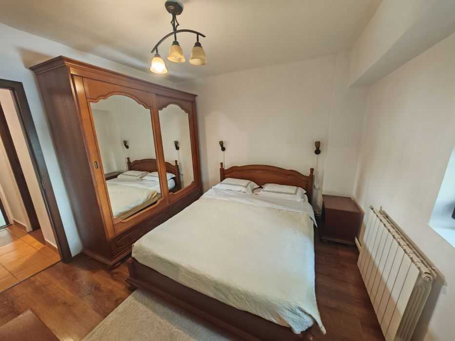Inchiriez apartament  Buzau zona centru