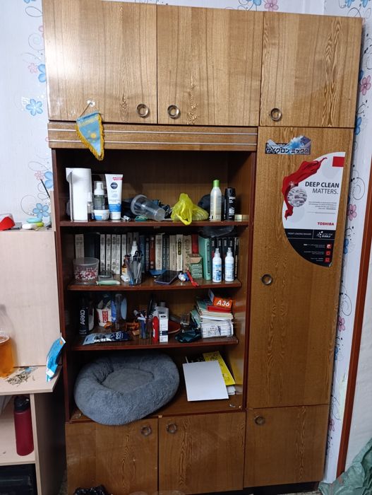 Шкаф сервант.                   .