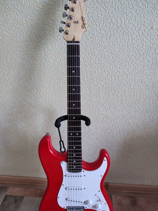 Электро гитара Fender squier nm Stratocaster ht red