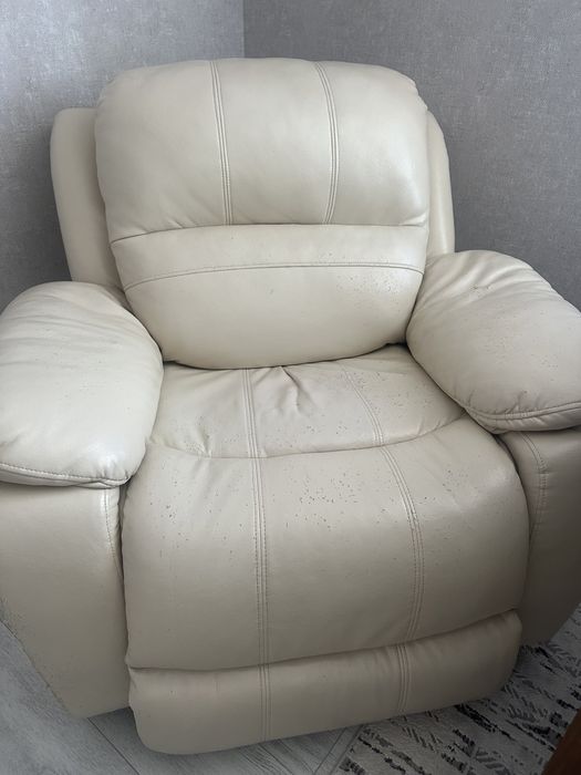 Продам кресло ,кожа ,качалка ,