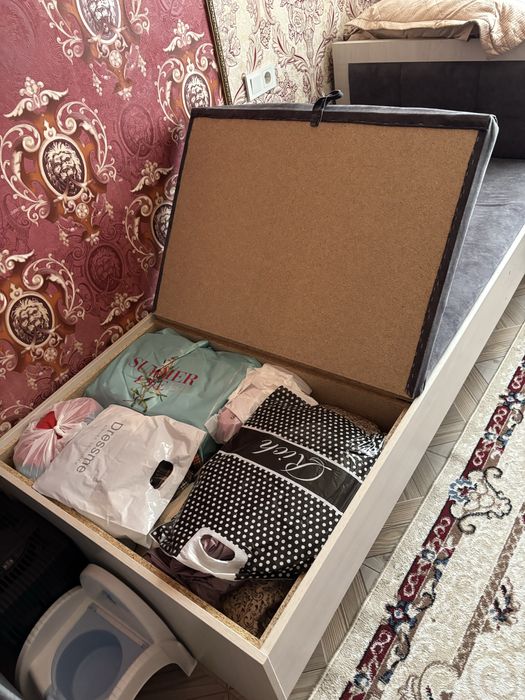 Односпальная кровать