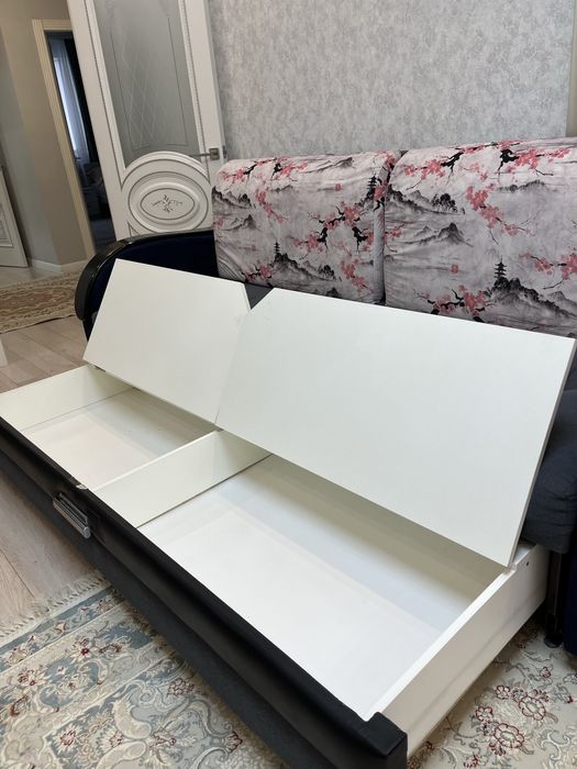 Раскладной диван-кровать с ящиком