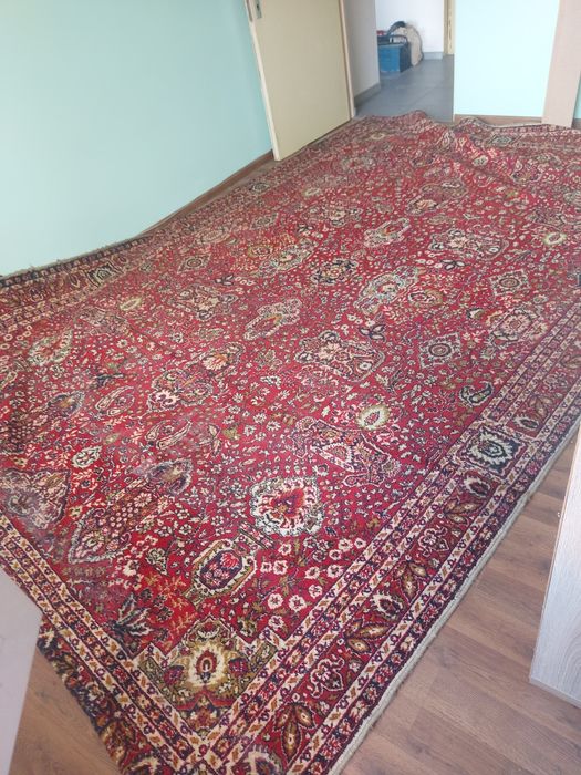 Продавам вълнен килим