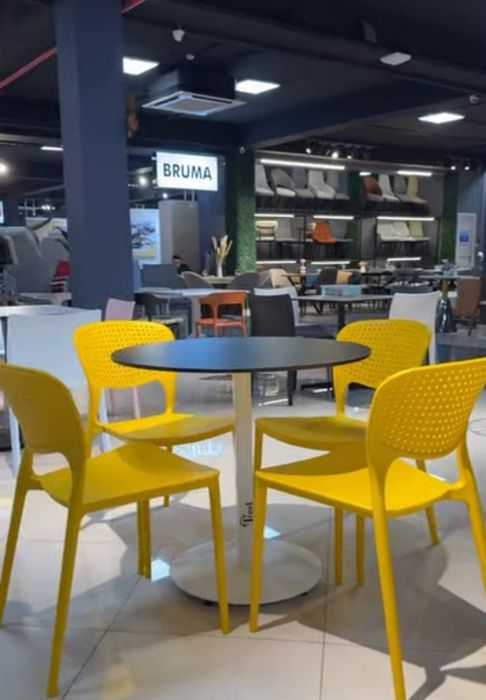 Plastmassa stullar пластиковые стулья