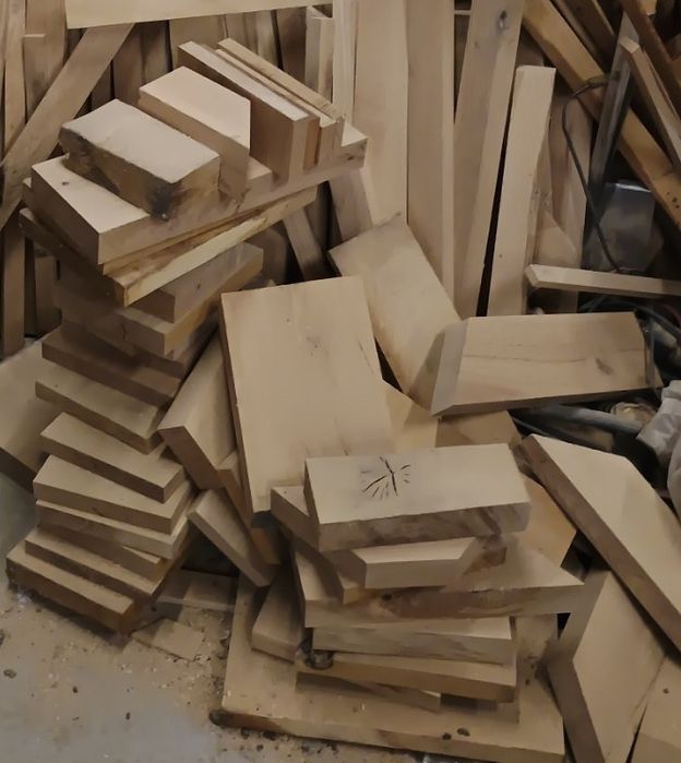 Парчета и изрезки от суха  дъбова дървесина