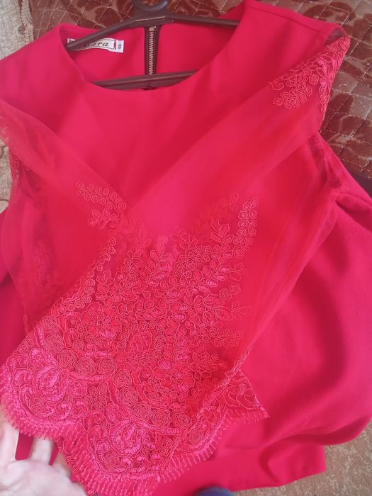 Все платье один раз одевала Корейская