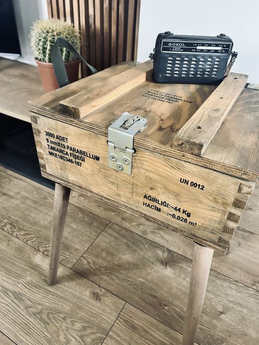 Уникална масичка милитари сандък