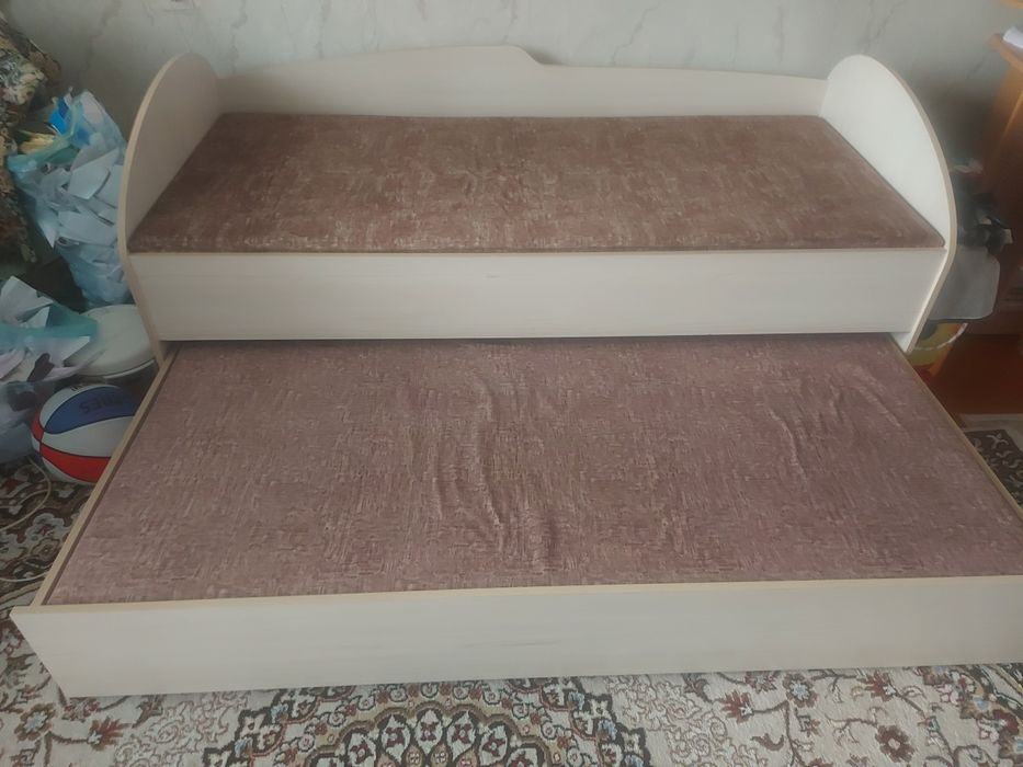 Двухъярусная кровать