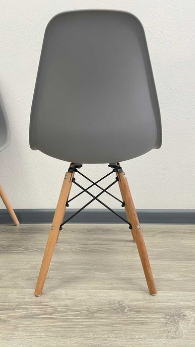 Продам 10 стульев