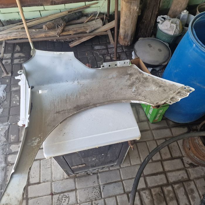 Продам крыло от Шевролет кобальт