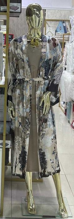 Продам стеллажи для бутиков