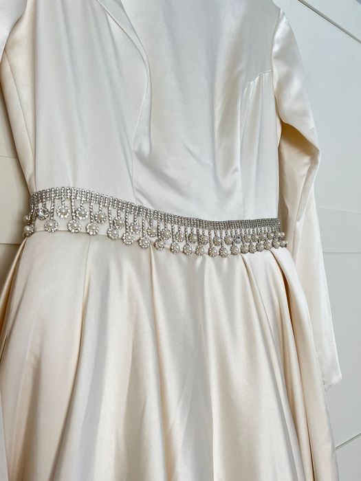 Атласное свадебное платье