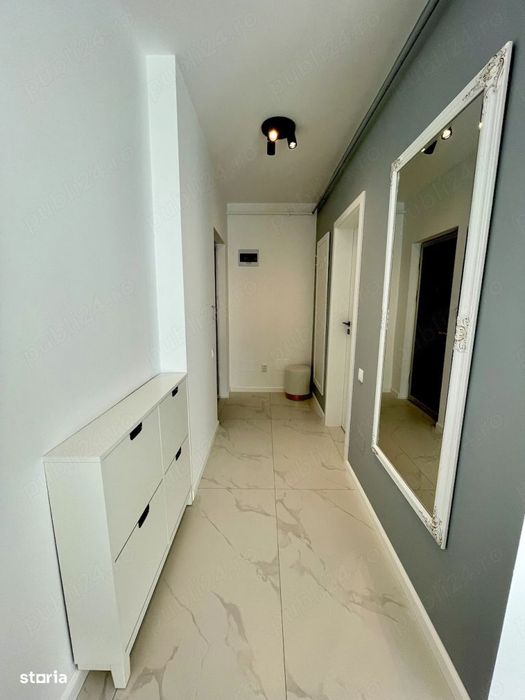 Apartament spatios cu o camera, 38 mp, balcon, zona Teilor