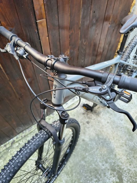 Vând bicicleta cube În stare bună are roți 29 și frâne pe ulei
