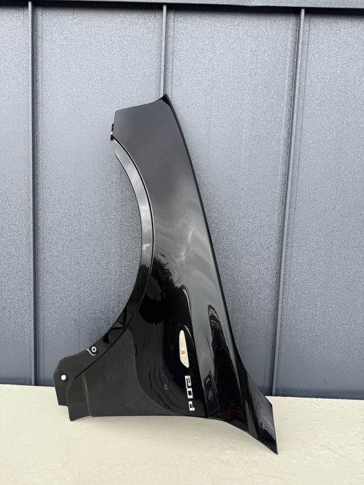 Aripa stanga BMW X3 E83 blach saphire 475/aripa dreapta cu defect