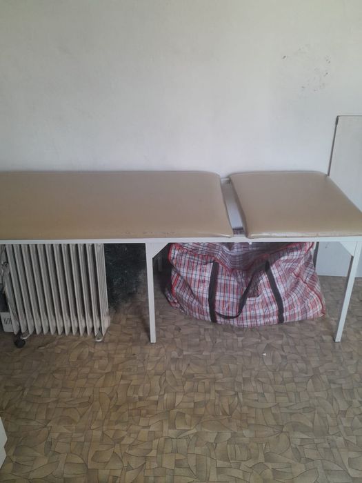 Продам  кушетку.