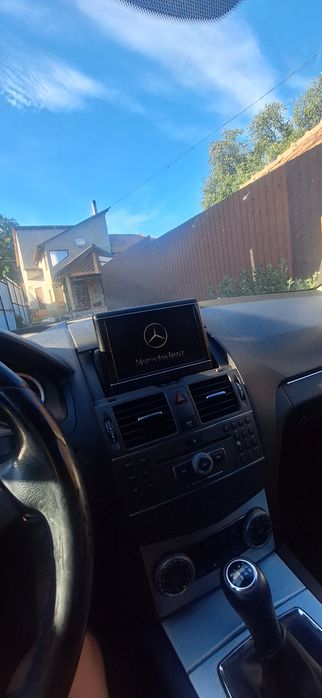 Mercedes-Benz  c-class 2010