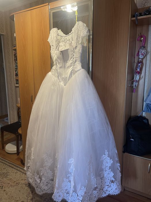 Свадебное платье