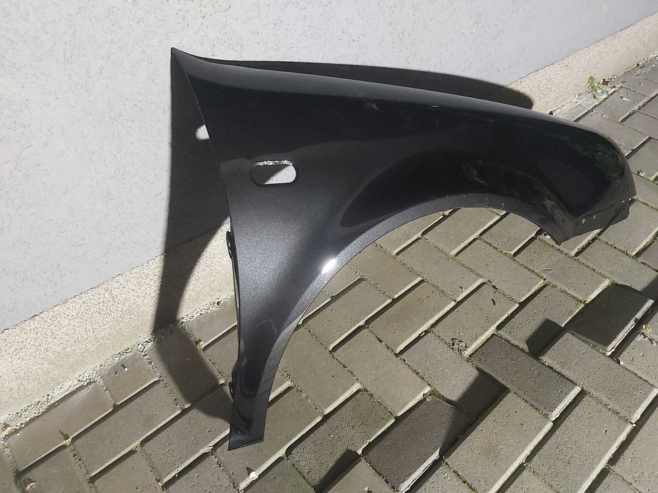 Aripa Fata Dreapta VW Golf 4/IV 1998-2004 Vopsita Negru Metalizat