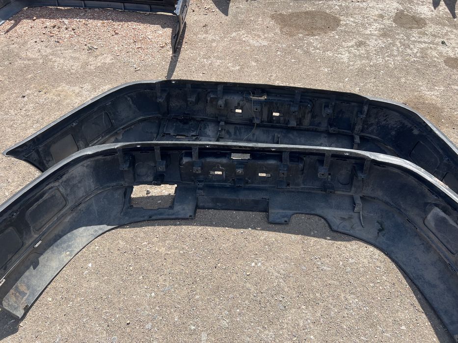 Задний бампер на Опель омега Б оригинал