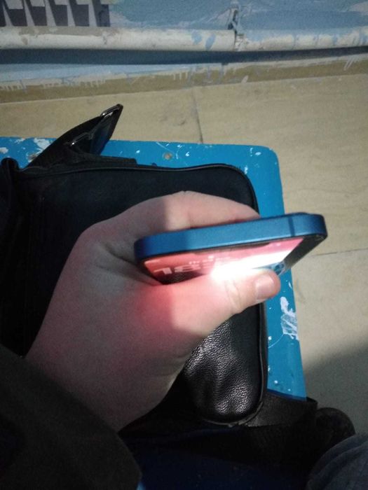 Айфон 13 в идеальном состоянии