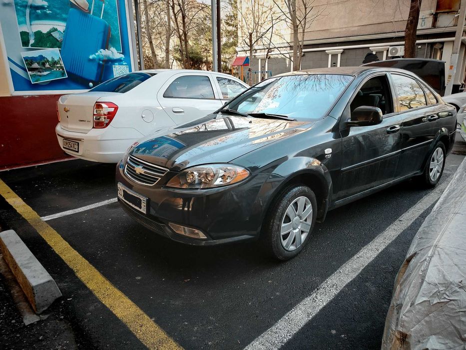 Chevrolet Gentra черный металлик