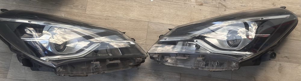 Оригинални LED фарове с лупа за Toyota Yaris III (Фейслифт 2014 - 2017) – Комплект