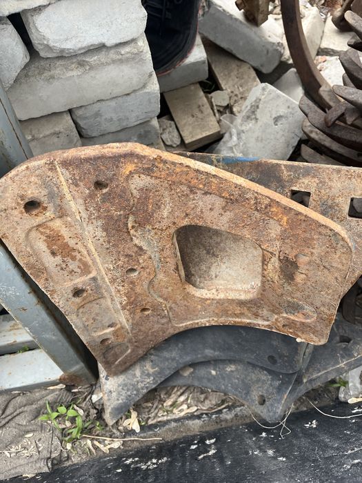 Серьга горизонтальная Кировец ссср