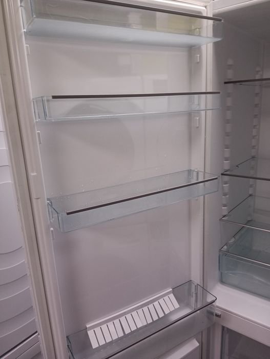 Комбиниран хладилник с фризер Миеле Miele с 2 години гаранция!