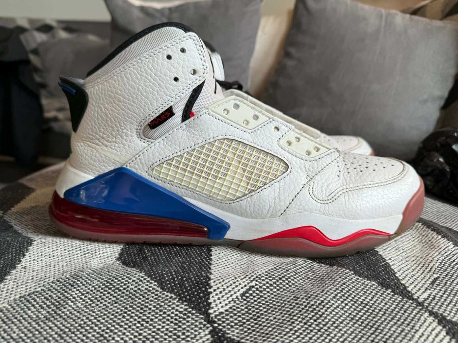 Nike Air Jordan Mars 270