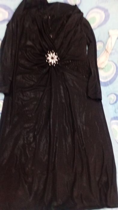 Продам платья  разные