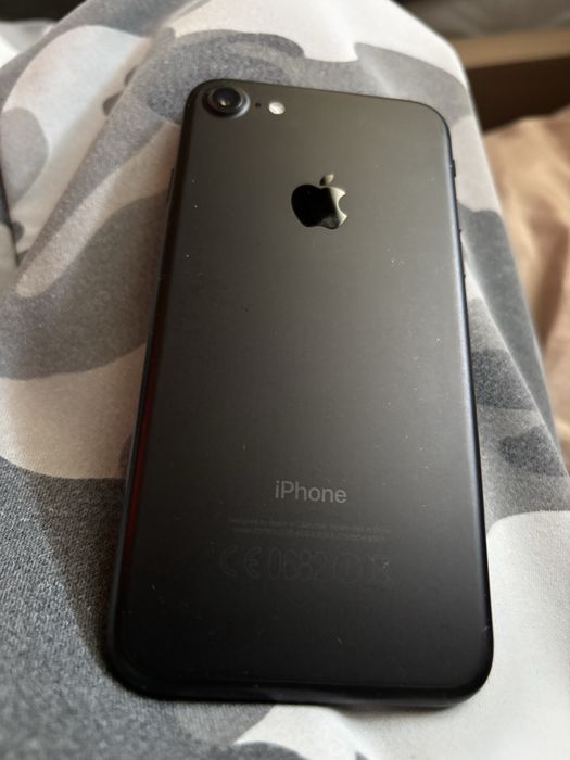 Iphone 7 black 32gb КАТО НОВ!