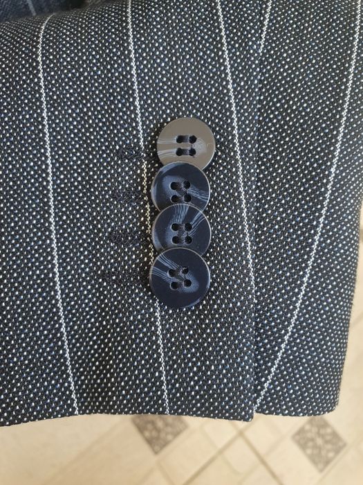 Продам мужской костюм .