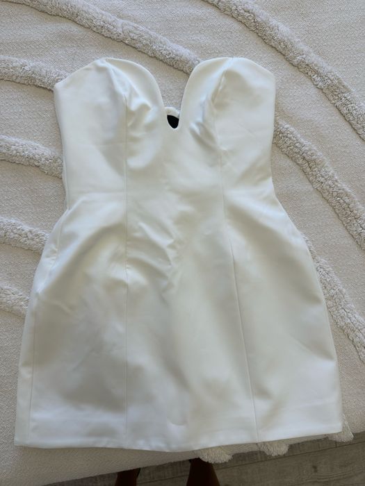 Бяла рокля  Zara