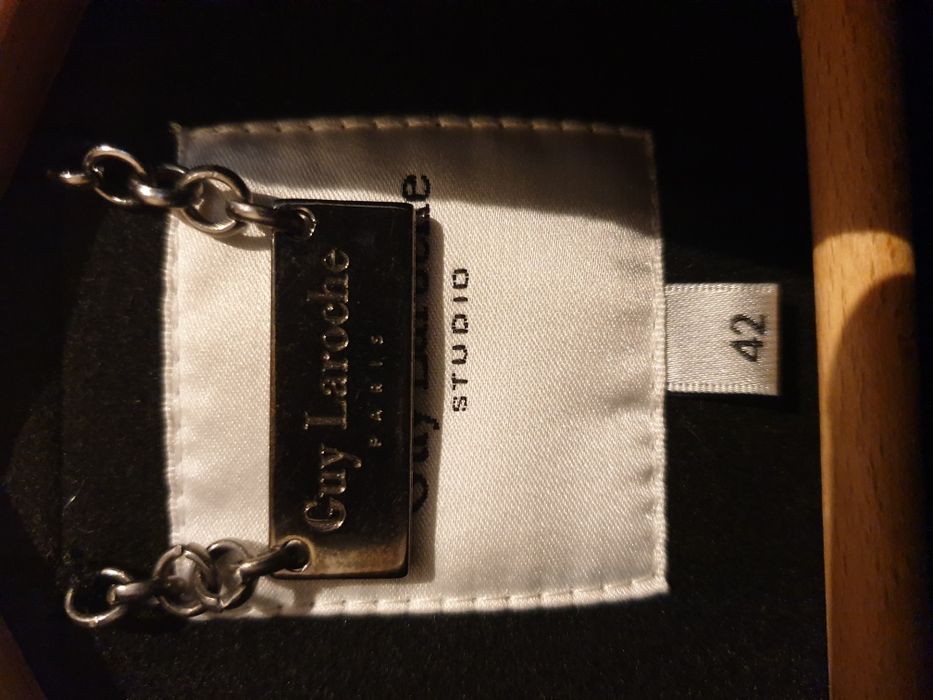 Дамско черно вталено палто Guy Laroche, размер 42