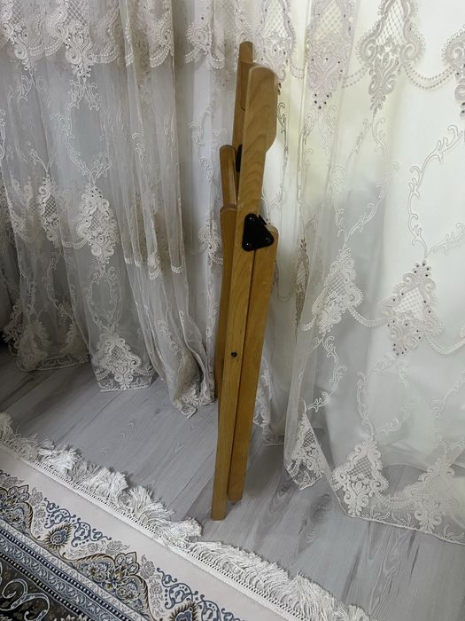 Стул складной из ореха .Куплена заграницей..Икеа Швеция.1 штук.