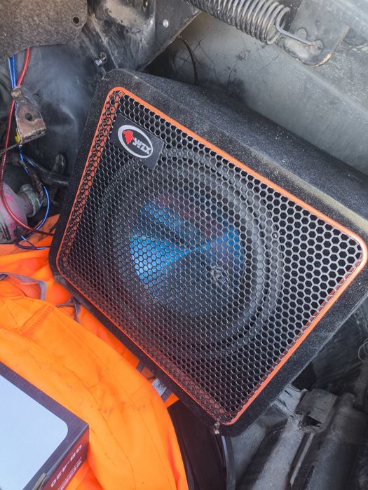Активный сабвуфер